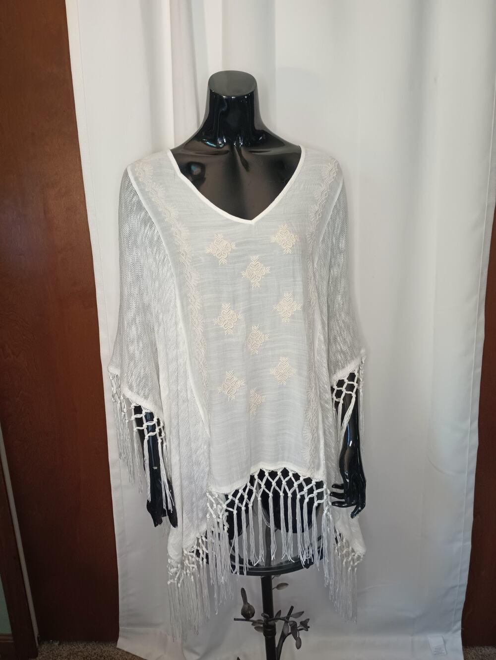 Knox Rise Womens Embroidered Fringe Poncho Top S/M Boho Festival Southwestern